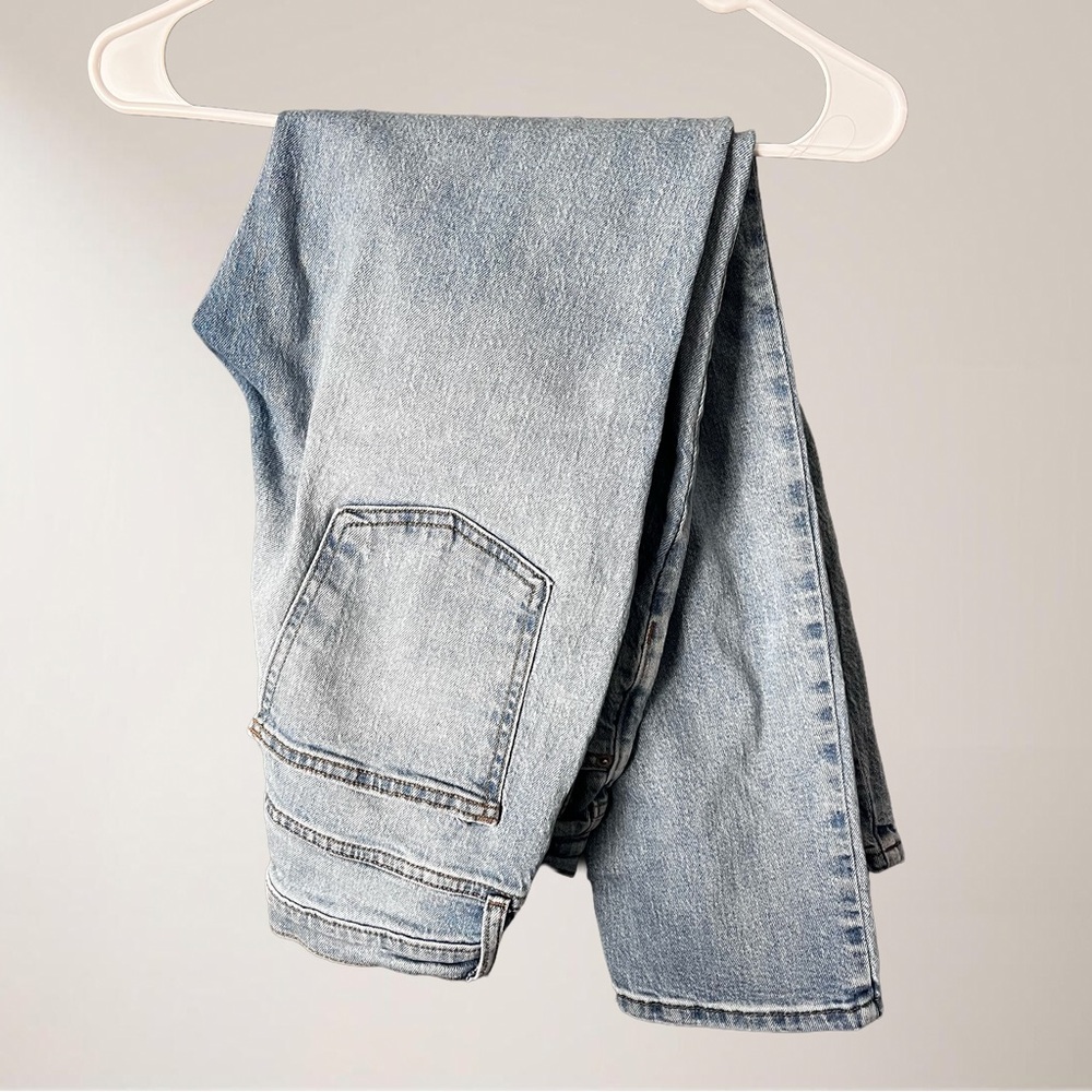 Universal Thread 90’s Slim Straight Jean